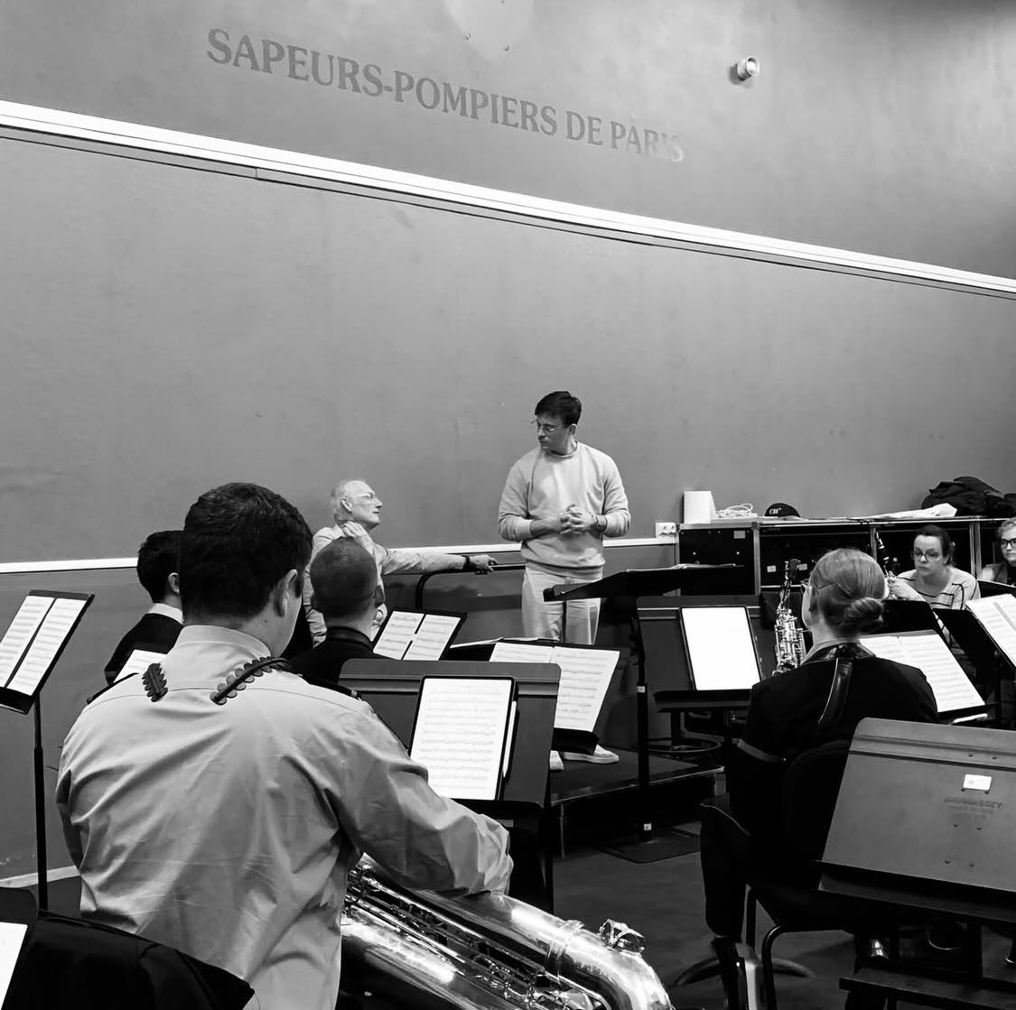 Semaine de répétitions avec la @musique_spp, dans le cadre de notre formation à la direction d’orchestre (niveau avancé) avec Philippe Ferro, et la participation des compositeurs @pa_savoyat.music et @oliviercalmel

Concert de restitution le 10 mars, précédé de conférences et film, au conservatoire du 17e arrdt. Infos sur notre grille (affiche publicitaire) ——>