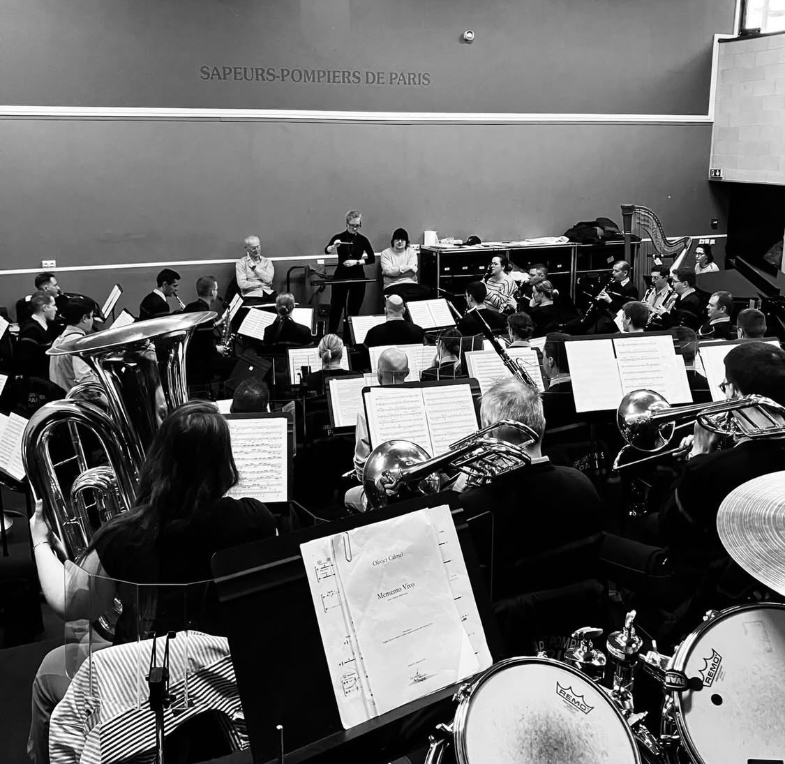 Semaine de répétitions avec la @musique_spp, dans le cadre de notre formation à la direction d’orchestre (niveau avancé) avec Philippe Ferro, et la participation des compositeurs @pa_savoyat.music et @oliviercalmel

Concert de restitution le 10 mars, précédé de conférences et film, au conservatoire du 17e arrdt. Infos sur notre grille (affiche publicitaire) ——>