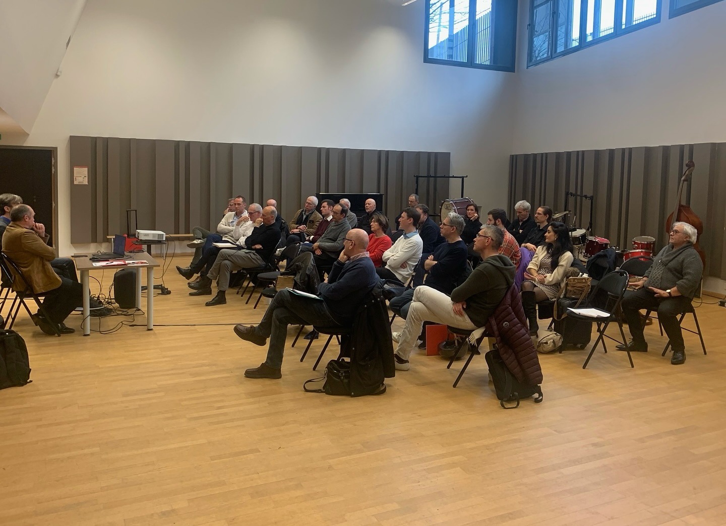 🎸 Assemblée Générale de l’AFEEV, 25 janvier 2025, @conservatoire.claudedebussy. Avec @oliviercalmel, Patrick Péronnet, @maxineaulio, Jérôme Hilaire, Philippe Ferro, Gildas Harnois, Sébastien Billard, Jean-Pierre Pommier, Vincent Renaud, @alexandrekosmicki, @julienvoisin83, @bastien_stil, Guillaume Cosset, Graziane Finzi, la @cmf_musique, CMF Hauts-de-France, Olivier Petit, Richard Rimber, @florentdidier_conductor, @drapeaumartial, @luc.fourneau, @orchestredharmoniedesaintomer, @maxime_mrr @ohjs_orchestre, Hervé Winckels, Camille Durand-Mabire (commande AFEEV 2024 créée ce même jour par @musique_de_lartillerie et @musique_tdm), Guy Coutanson, Gérard Hilpipre, Sylvain Marchal,…🌷